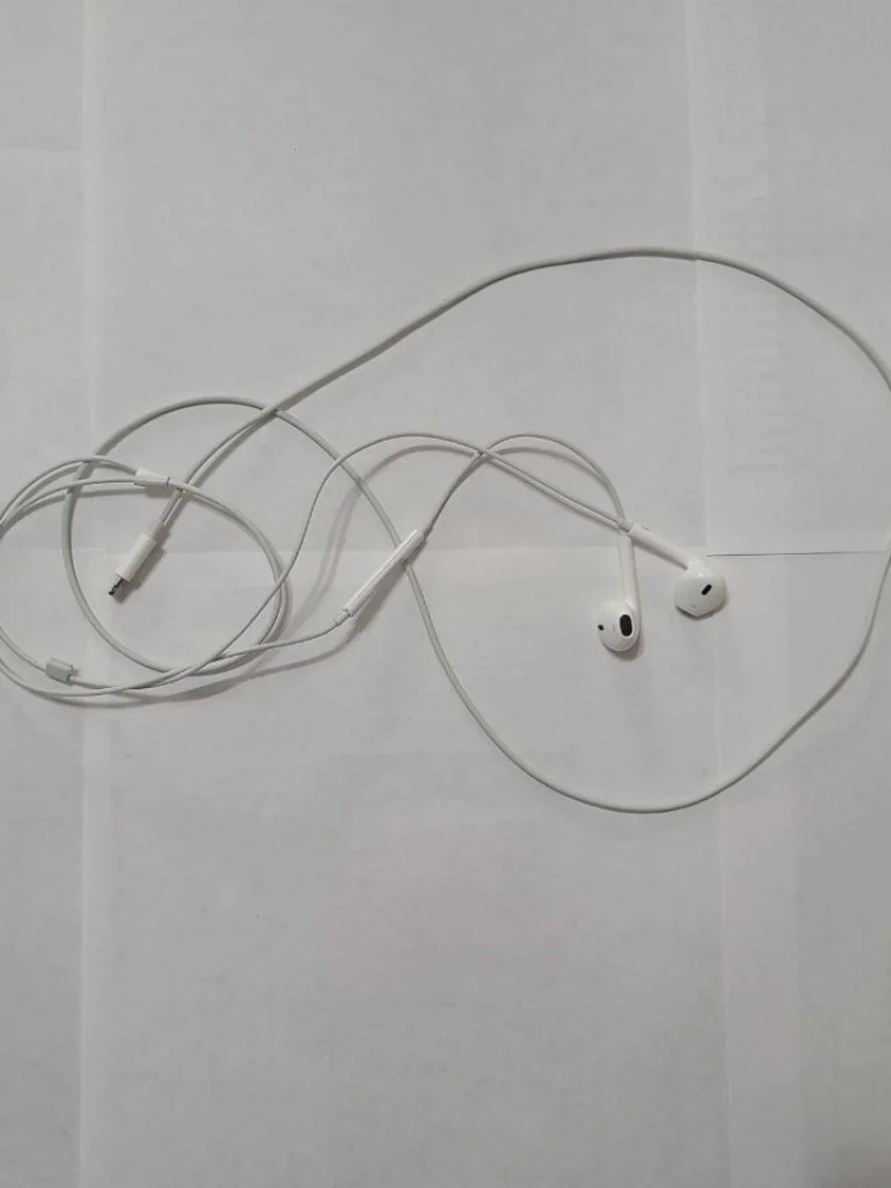Apple EarPods with Lightning Connector
